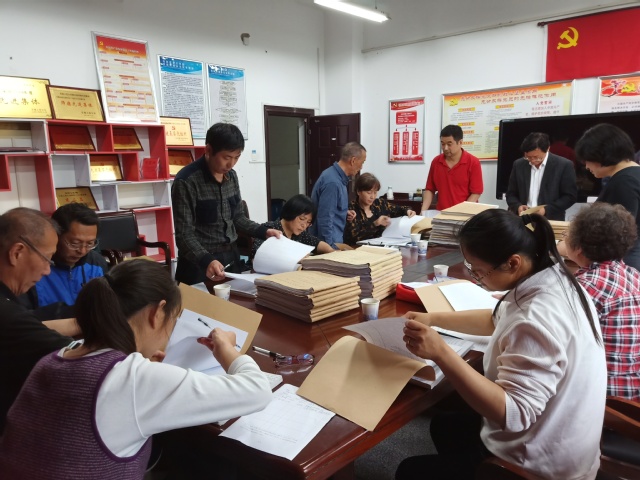 學校督導專家蒞臨馬克思主義學院開展第四次教學材料專項檢查與教育教學質量評價
